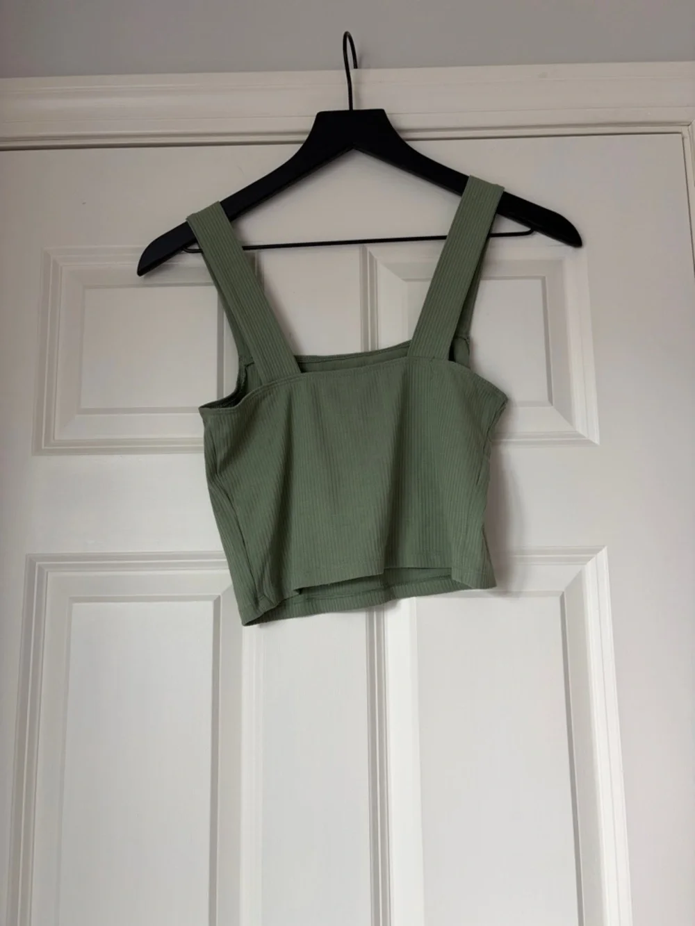 American Eagle Outfitters Olive Ribbed Square Crop Tank - Picture 2 of 3